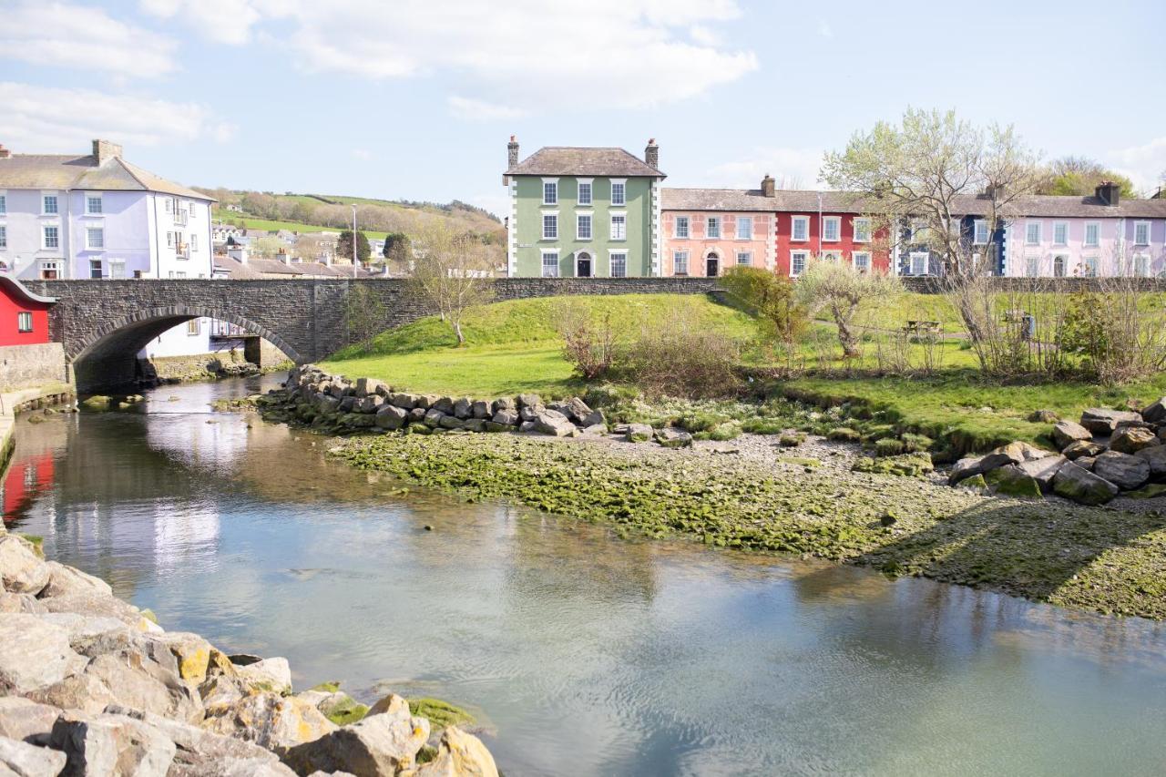 John Lewis Apartment Aberaeron Exteriér fotografie
